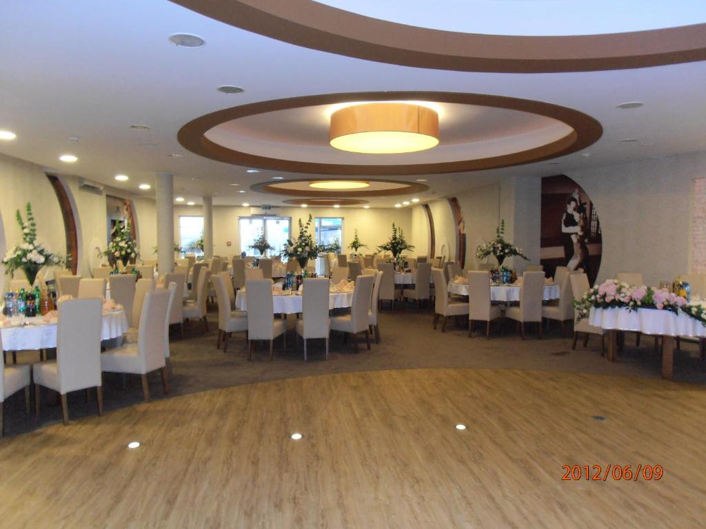 Hotel Dodo Bilgoraj Bagian luar foto